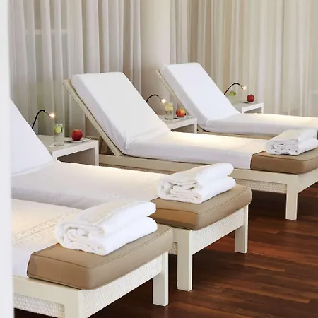 Steigenberger Grandhotel & מלון 5*