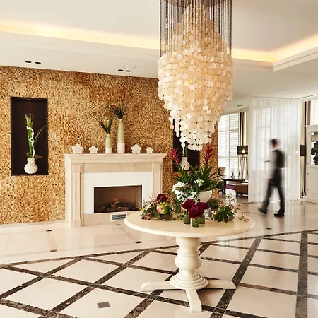 מלון Steigenberger Grandhotel &