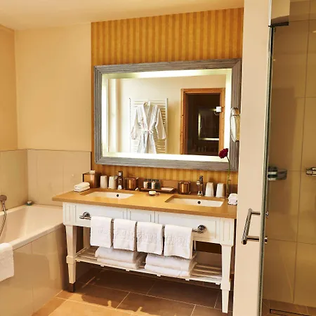 מלון Steigenberger Grandhotel & 5*