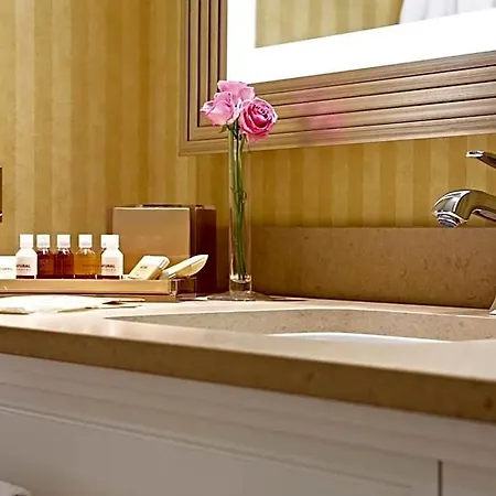 Отель Steigenberger Grandhotel & 5*