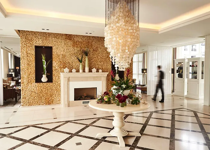 מלון Steigenberger Grandhotel &